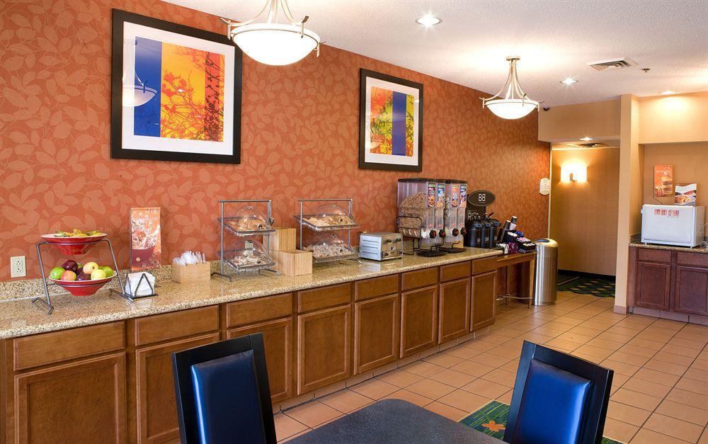 Fairfield Inn By Marriott Richmond New Paris Экстерьер фото