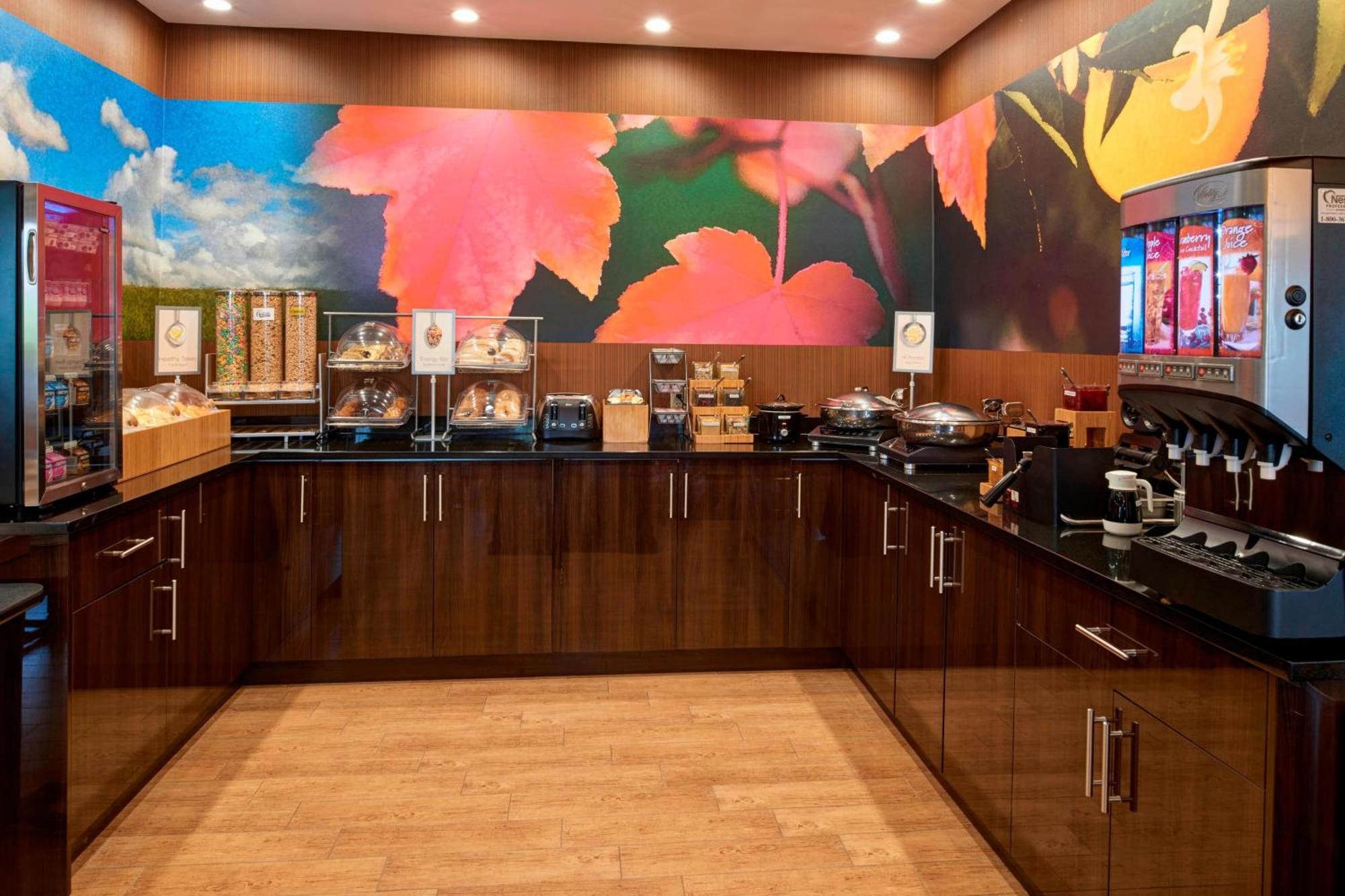 Fairfield Inn By Marriott Richmond New Paris Экстерьер фото