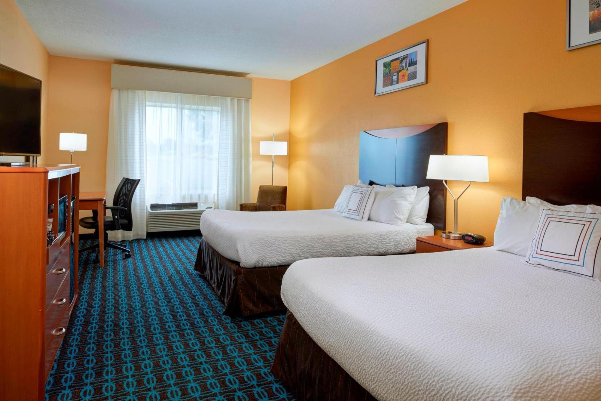 Fairfield Inn By Marriott Richmond New Paris Экстерьер фото