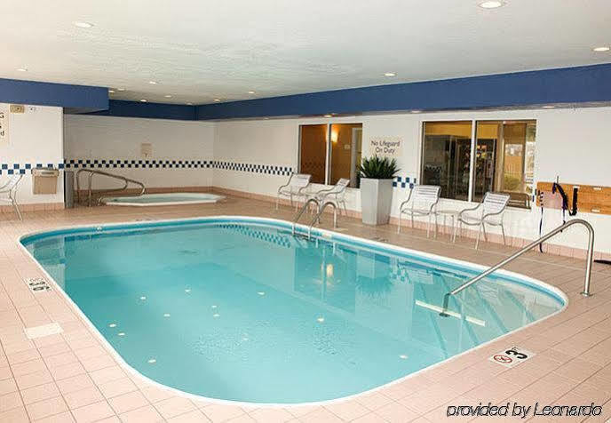 Fairfield Inn By Marriott Richmond New Paris Экстерьер фото